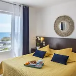 Le Grand Large Bord De & Hotel 2*