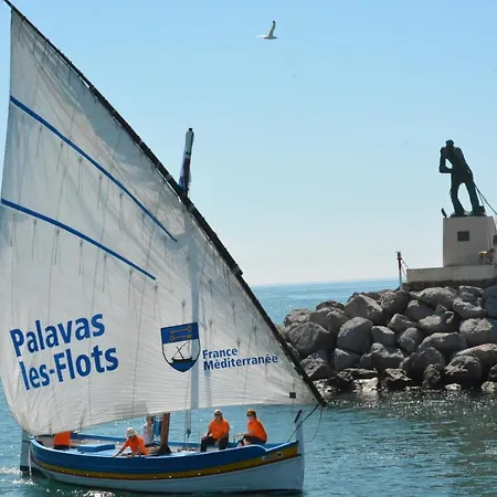 Le Grand Large Bord De & Hotel 2*