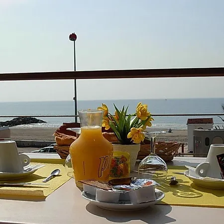 Le Grand Large Bord De & Hotel