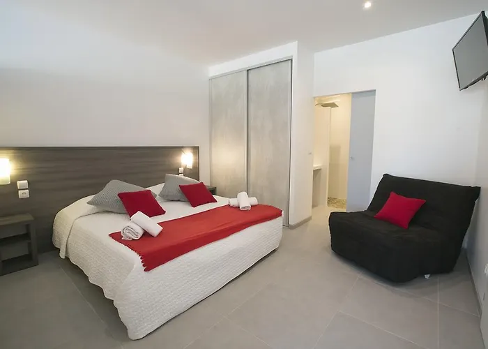Le Grand Large Bord De & Hotel 2*