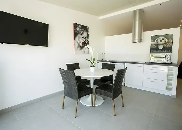 Le Grand Large Bord De & Hotel Palavas-les-Flots